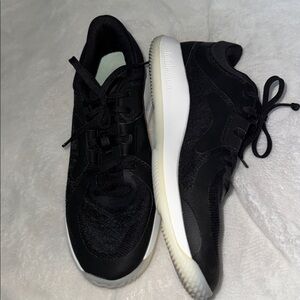 Lululemon strong feel shoes size 9.5